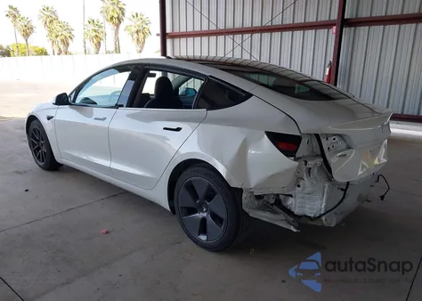 2021 Tesla Model 3 z USA, uszkodzony, nr VIN 5YJ3E1EA2MF877005